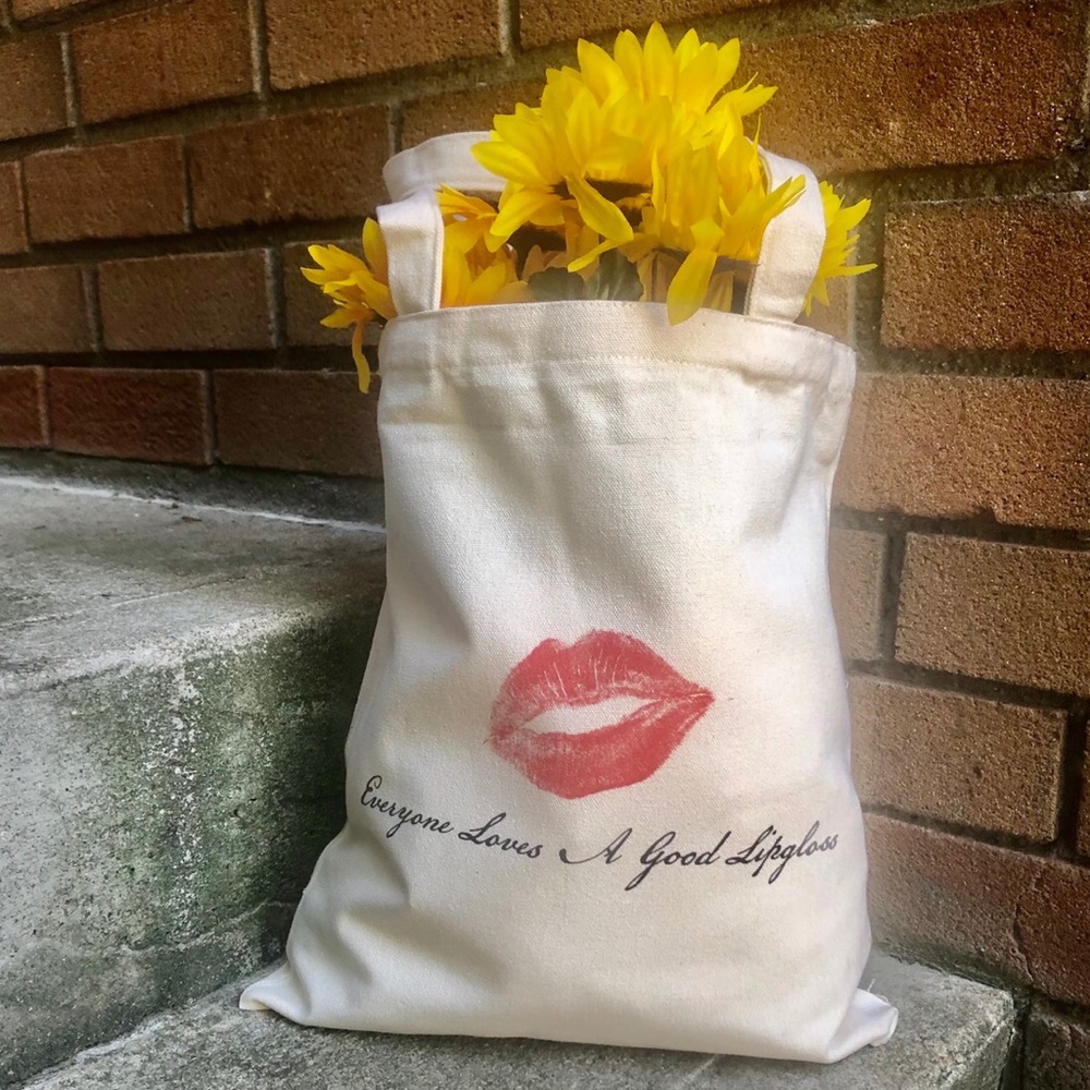 Everyone loves a good lipgloss tote bag